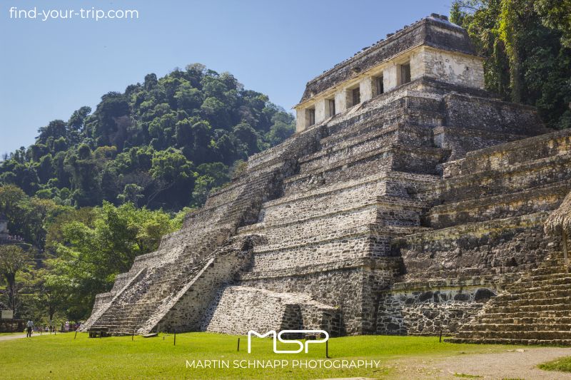 The <b>Temple of Inscriptions</b> in <b>Palenque</b> in <b>Mexico</b> was built in the late 7th century as the tomb of the Mayan ruler K&lsquo;inich Janaab Pakal I. The discovery of the burial chamber in 1952 disproved the view at the time that Mayan pyramids were exclusively temples. <a href='https://find-your-trip.com/?t=guide&poi=mx52249&lang=en' target='fyt'><nobr>[ ⭢	map ]</nobr></a>